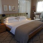 Masívne manželské postele