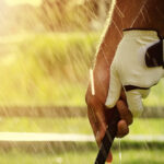 Daždivé počasie a golf: Akú výbavu kúpiť do dažďa?