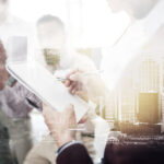 Podnikateľ podpisujúci dokumenty pri zakladaní s.r.o.