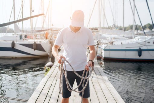 Kontrola jachty podľa checklistu pred prenájmom v prístave